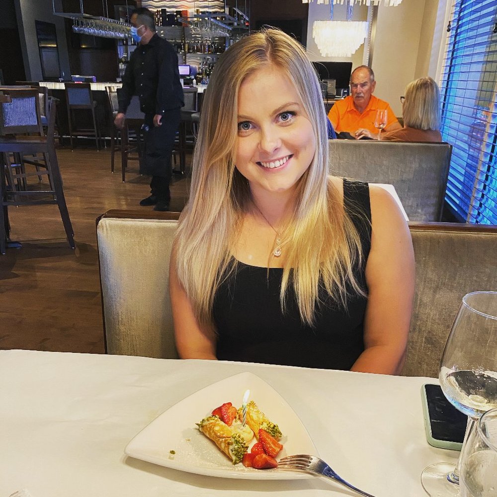 Meet your Posher, Alexis